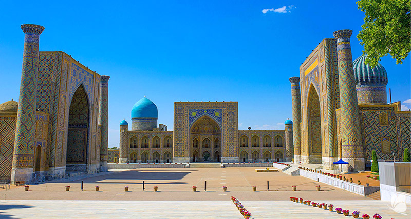 Samarkand, Piata Registan
