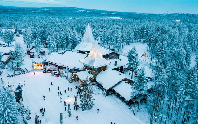 sat mos craciun laponia